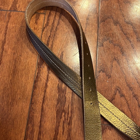 gold metallic belt - Picture 3 of 3